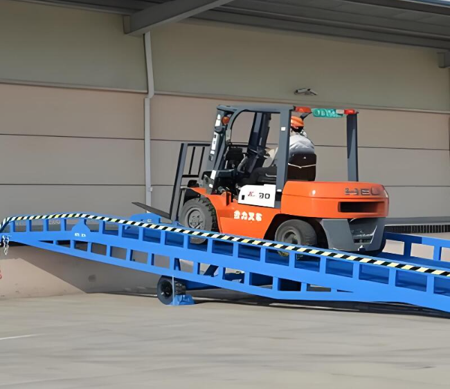 寿县移动式卸货平台（叉车用）